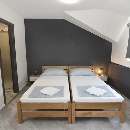 Cozy Flat For Two *